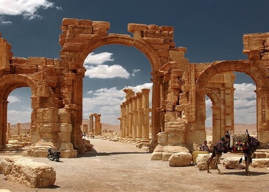 Разрушили древний город. Триумфальная арка Сирия Пальмира. Пальмира древний город в Сирии. Сирия арка Пальмиры. Арка Септимия севера Пальмира.